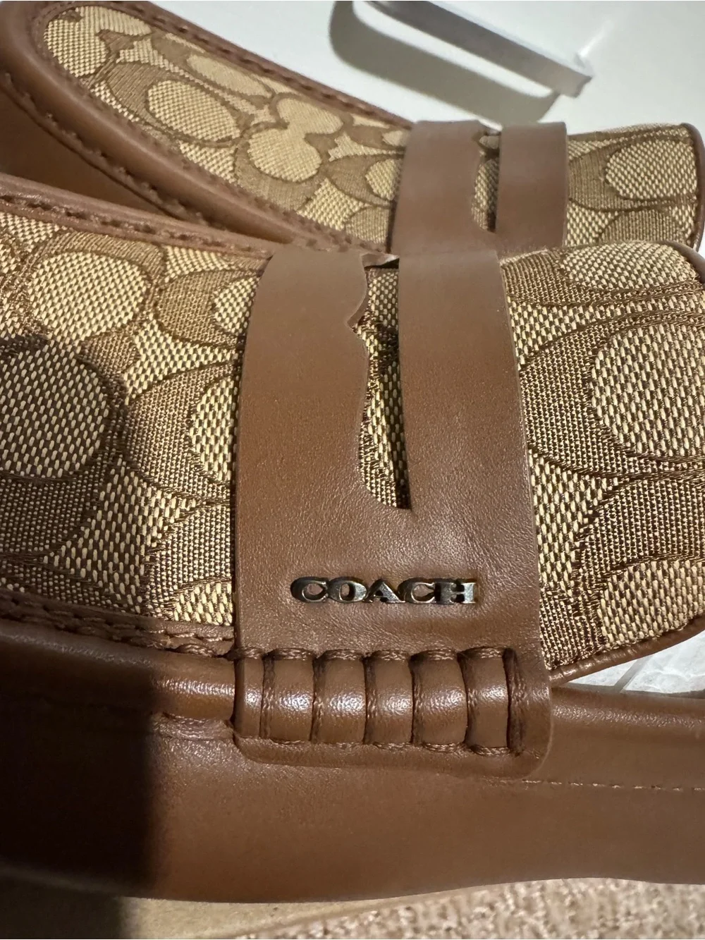 Coach unisex can